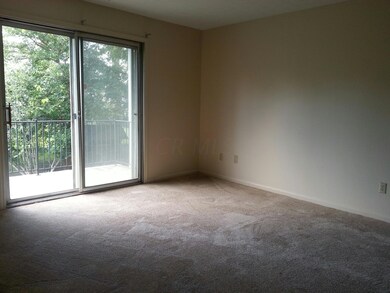 5239 Portland #204 - Living room