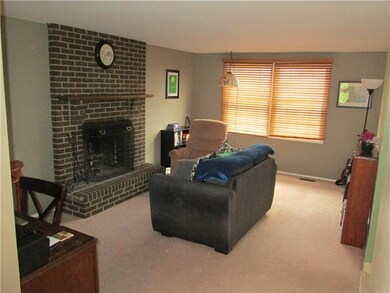 363 Carmell Dr, Pittsburgh, PA 15241 - photo 4