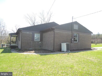 3040 Apple Harvest Dr, Hedgesville, WV 25427 - photo 2