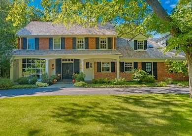 180 Apple Tree Rd, Winnetka, IL 60093 - photo 2