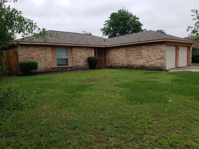 3318 Creek Grove Dr, Houston, TX 77066 - photo 2