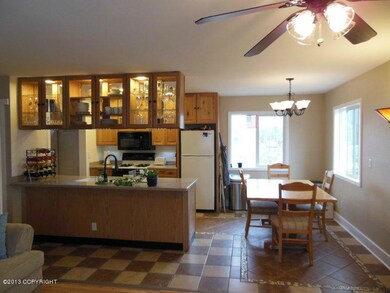 Open kitchen to living/dining rooms