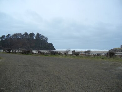 Beach access at end of street