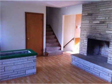 2431 Wicklow Rd, Columbus, OH 43204 - photo 2