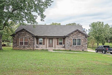 203 Fairlane Dr, Shelbyville, TN 37160 - photo 6
