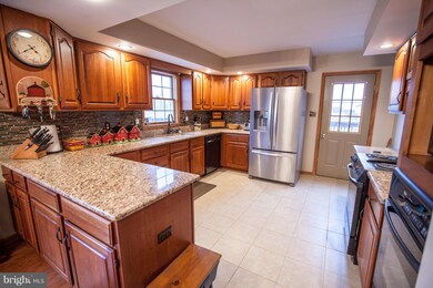 2735 Greensburg Rd, Martinsburg, WV 25404 - photo 7