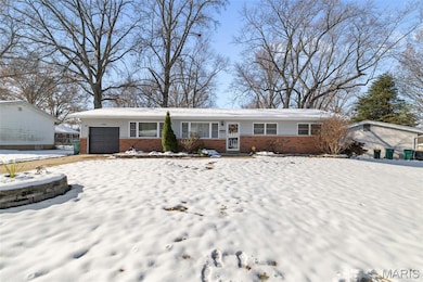 10409 Gardo Ct, Saint Louis, MO 63137 - photo 2