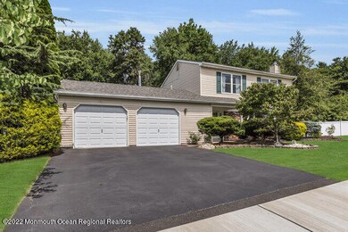 57 Hedgewood Rd, Howell, NJ 07731 - photo 3