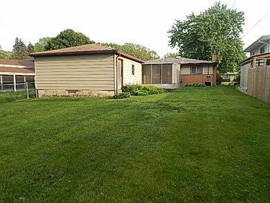 90 Spruce Ave, Waukegan, IL 60087 - photo 6