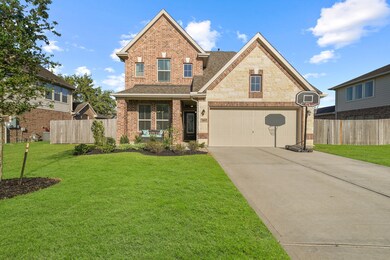 2165 Colonial St, Alvin, TX 77511 - photo 2