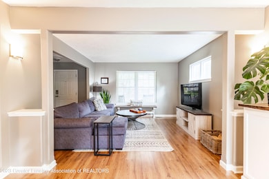 237 N Jenison Ave, Lansing, MI 48915 - photo 7