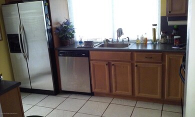 957 Goethals Rd N (15)