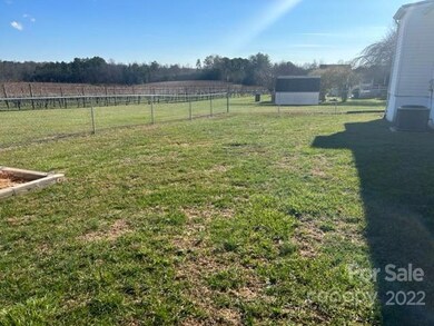 11 Apple Blossom Ln, Hendersonville, NC 28792 - photo 4