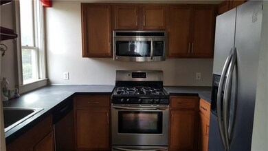 37 Parkis Ave unit 4, Providence, RI 02907 - photo 2