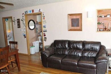 Liv, Din, & Kitchen entry (640x426)