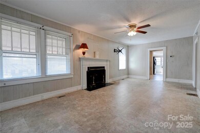 636 Hillcrest Dr, Shelby, NC 28150 - photo 3