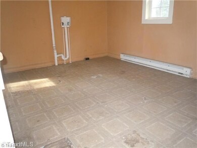 605 E Kearns Ave, High Point, NC 27260 - photo 7