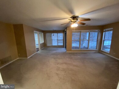 9260 Cardinal Forest Ln unit 201, Lorton, VA 22079 - photo 4