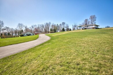 95 Allview Dr SW, Cedar Rapids, IA 52404 - photo 2