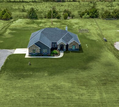 324 Decatur Cemetery Rd, Decatur, TX 76234 - photo 2