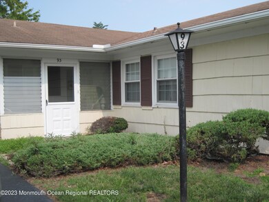 93 Avondale Ln, Matawan, NJ 07747 - photo 4