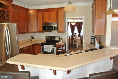 7340 Stoneleigh Ct, Hughesville, MD 20637 - photo 2