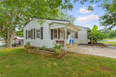 1003 Breeze Hill Rd, Asheboro, NC 27203 - photo 5