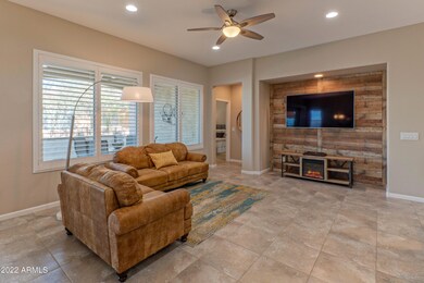 16958 W-006-012-Living-MLS_Size