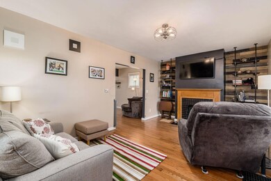 010__S - 349 E Moler St - 026