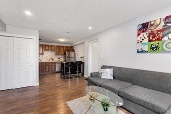 5 Colonial Village Dr unit 4, Arlington, MA 02474 - photo 4