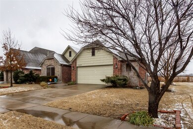 13607 S Owasso Place, Glenpool, OK 74033 - photo 2