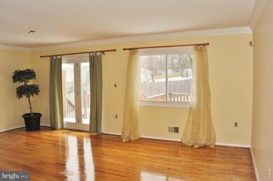 8616 Lagrange St, Lorton, VA 22079 - photo 4