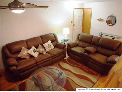 112 Timber Ridge Dr unit 112, Staten Island, NY 10306 - photo 3