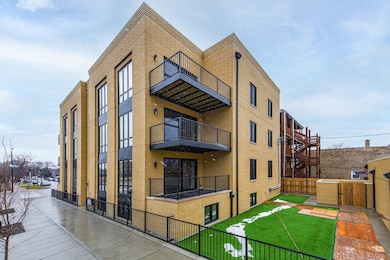 1204 N Spaulding Ave unit 1N, Chicago, IL 60651 - photo 2