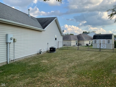 65 Dunn Ct, Trafalgar, IN 46181 - photo 2