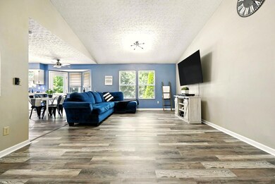 400 Oak Breeze Dr, Columbus, OH 43207 - photo 5