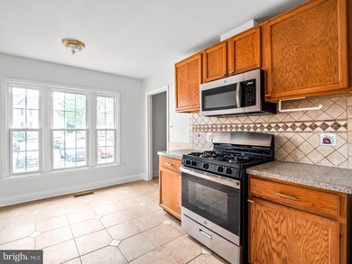 7534 Campbell Ct, Manassas, VA 20109 - photo 4