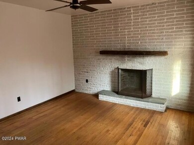 241 Forest Ridge Dr, Hawley, PA 18428 - photo 4