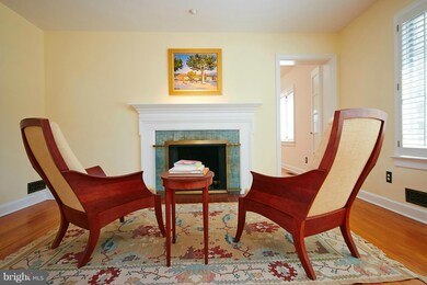 4645 N Dittmar Rd, Arlington, VA 22207 - photo 3