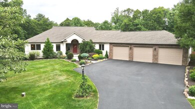 76 Shea Dr, Mohnton, PA 19540 - photo 4