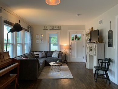 136 E Jackson St, Oswego, IL 60543 - photo 4