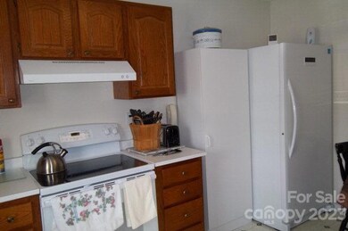 301 Hidden Creek Cir, Salisbury, NC 28147 - photo 4