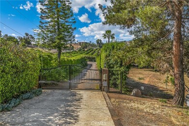 9910 Circle r Dr, Escondido, CA 92026 - photo 2