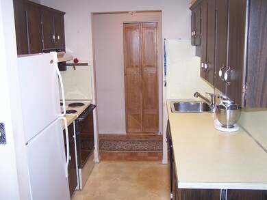 220 Bedford St unit F-5, Bridgewater, MA 02324 - photo 7