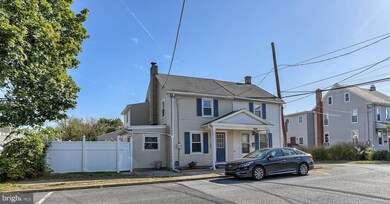 318 S 5th St, Lemoyne, PA 17043 - photo 2
