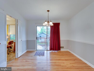 9523 Bonair Dr, Manassas, VA 20109 - photo 5