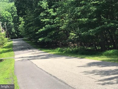 27 Iroquois Cir, Hazleton, PA 18202 - photo 2