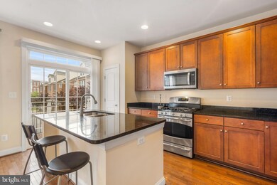 2143 Red Vine Dr, Vienna, VA 22182 - photo 2