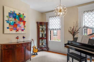 131 Myrtle St, Boston, MA 02114 - photo 6