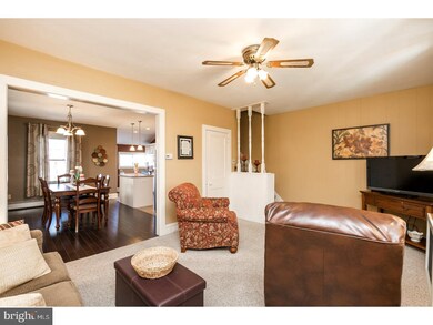 118 N Towamencin Ave, Lansdale, PA 19446 - photo 5